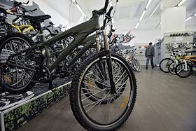 Демонстрационный зал торговой марки велосипедов 'TOP GEAR', на территории дилерского центра