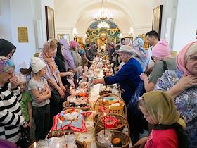 Краткое описание съёмки: Санкт-Петербург. Великая Суббота. Чин освящения яиц, куличей и пасхи во Владимирском и Казанском Соборах