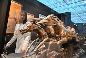 VIP-preview ярмарки классического, современного и ювелирного искусства АРТ МОСКВА в Гостином дворе