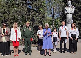 Митинг, посвященный 80-летию победы в Великой Отечественной войне, у памятника генералу Д.М. Карбышева