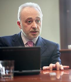 Леонид (Борисович) Меламед - глава госкорпорации 'Роснанотех',
экс-зампред правления РАО 'ЕЭС России', владелец финансовой группы 'Алемар'
Леонид (Борисович) Меламед в ИД 'Коммерсантъ'