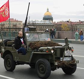 Автопробег на ретроавтомобилях в честь 80-й годовщины Победы в Великой Отечественной войне прошел в Санкт-Петербурге