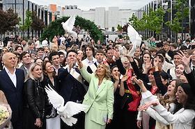 Праздник 'Последний звонок' в общеобразовательной школе 'ГБОУ Школа № 1409'