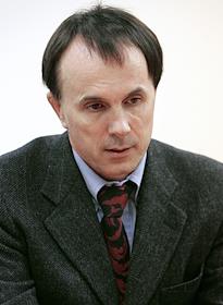 Продажа сети супермаркетов 'Фуршет' российской сети 'Перекресток'