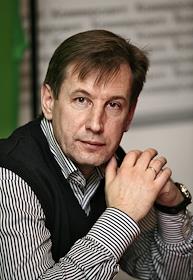 Круглый стол в переговорной ИД 'Коммерсантъ'. Андрей Ковалев, создатель сайта Answer-Logistic.ru. Владимир Дорохов, компания 'STS LOGISTICS', эксперт. Станислав Карбушев, консалтинговая компания 'Профессиональные бизнес решения', эксперт.
