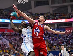 Единая лига ВТБ по баскетболу. Матч между командами ЦСКА (Москва) - 'Зенит' (Санкт-Петербург) на стадионе 'Мегаспорт'
