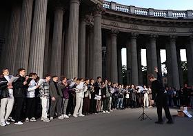 Традиционный концерт выпускников Хорового училища имени М.И.Глинки у Казанского собора