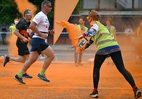 'Красочный забег' вокруг территории Олимпийского комплекса 'Лужники'