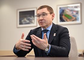 Первый заместитель председателя СФ России Владимир Якушев во время интервью