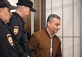 A hearing to select a preventive measure for Deputy Chairman of the Yabloko party Lev Shlosberg (recognized as a foreign agent), accused of repeated discrediting of the army, in the Pskov City Court