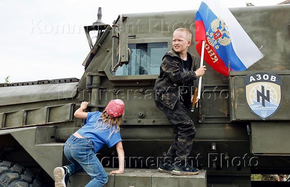 Celebration of Russia Day. Reconstruction of one of the episodes of the Special Military Operation (SMO) in the Patriot Park