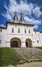 Жанровые фотографии. Мужской Ферапонтов Белозерский Богородице-Рождественский монастырь Вологодской епархии Русской православной церкви