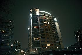 Ночная подсветка дома на ул. Пилюгина д.22, к.1