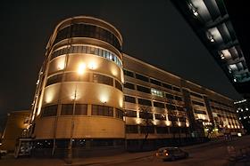 Вечерняя подсветка жилых домов