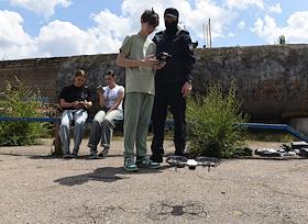 Обучение молодежи одной из школ Макеевки управлению дронами от сотрудников Главного Управления Росгвардии по Донецкой Народной Республике