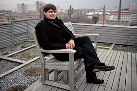 Генеральный директор компании 'Эксмо-Синдиком' Владимир Чичирин в офисе компании