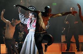 Семнадцатый Международный театральный фестиваль имени А.П.Чехова. Музыкальный спектакль 'МОЙЯ' певицы Симфиве Даны и Театра танца Вуяни (ЮАР) на сцене Концертного зала 'Зарядье'