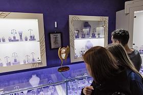 Пресс-тур на производство ювелирных изделий компании MOISEIKIN ('Моисейкин') и бутик бренда NATASHA LIBELLE ('Наташа Либель') в рамках Выставка-форум ювелирного искусства и бижутерии «Тонкие грани», в Екатеринбурге