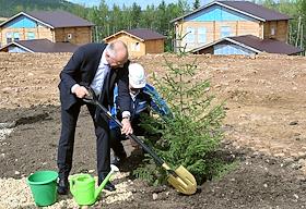 Пресс-тур в Республику Саха. Посещение одного из производственных комплексов алданского кластера 'Селигдара'; 
участие в торжественном запуске золотоизвлекательной фабрики 'Хвойное' с участием представителей государственных органов власти