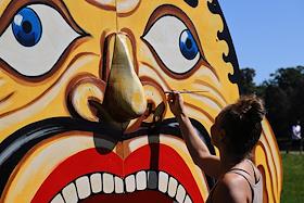 XIII Фестиваль уличных театров 'Елагин парк' в Центральном парке культуры и отдыха (ЦПКиО) имени С.М.Кирова на Елагином острове