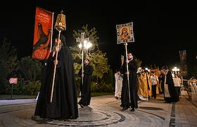 Празднование Дня крещения Руси и Дня памяти святого равноапостольного великого князя Владимира на территории музейно-храмового комплекса 'Новый Херсонес'. Всенощное бдение в Свято-Владимирском Херсонесском соборе, крестный ход и ночная Божественная литургия в храме-парке Святой Троицы