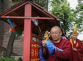 Праздник Майдари-хурал (Круговращение Майдари). Главный молебен Майдари-хурала в Санкт-Петербургском буддийском храме 'Дацан Гунзэчойнэй'