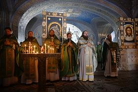 Музейно-храмовый комплекс 'Новый Херсонес'. Божественная Литургия в день праздника обретения мощей преподобного Серафима Саровского в Свято-Владимирском соборе Херсонесского мужского монастыря