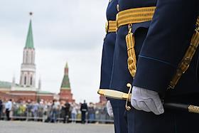 Праздничные мероприятия, посвященные 95-й годовщине создания Воздушно-десантных войск (ВДВ) России, на Красной площади. День ВДВ России отмечают 2 августа в день памяти пророка Илии, небесного покровителя Воздушно-десантных войск. Участники Крестного хода из храма Пророка Божия Илии в Китай-городе до Лобного места на Красной площади