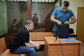 Заседание суда по делу бывшего сотрудника ФСО Дениса Резвова, обвиняемого в мошенничестве на несколько миллионов рублей, в 235 Гарнизонном военном суде