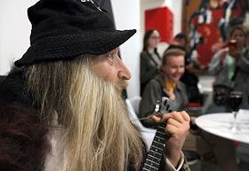 Открытие восковой фигуры художника Старика Букашкина (Евгения Малахина) в Музее Андеграунда, в Екатеринбурге