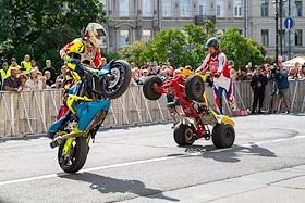 Фестиваль 'Мотостолица-2025' на Манежной площади в Санкт-Петербурге