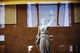 Оглашение приговора Денису Квициани, обвиняемого по ст.282.2 ч.1; ст.282.3 ч.1; ст.163 ч.2 п.г; ст.210.1 УК РФ в Санкт-Петербургском Городском суде