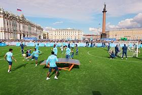 Показательная тренировка ФК 'Зенит' на Дворцовой площади