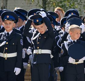 День знаний. Торжественная линейка в Государственном бюджетном общеобразовательном учреждении 'Кадетская школа-интернат им. Г.Т. Берегового' в Донецке