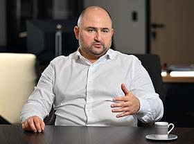 Генеральный директор 'Экосистемы МТС' Ровшан Алиев во время интервью