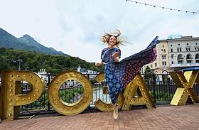 Кино-завтрак ACTION культурно-благотворительного фонда Светланы Бондарчук и Евгении Поповой в ресторане 'Сахалин' в рамках фестиваля онлайн-кинотеатров «Новый сезон»