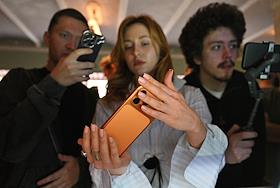 Презентация новой линейки iPhone 17 в ДК 'Кристалл'