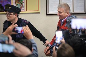 Вынесение меры пресечения для топ-менеджеров 'Облкоммунэнерго' и АО 'Объединенная теплоснабжающая компания' (ОТСК) в Верх-Исетском районном суде, в Екатеринбурге