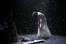 Премьера экспериментальной танц-драмы 'До поезда осталось' по мотивам романа 'Анна Каренина' в 'Электротеатре Станиславский'