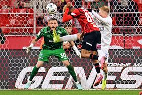 Мир Российская Премьер-Лига (РПЛ) 2025/2026. 10-й тур. Матч между командами 'Спартак' (Москва) - 'Пари Нижний Новгород' (Нижний Новгород) на стадионе 'Лукойл Арена'