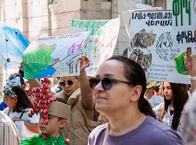 Экологическая акция 'Парад-маскарад животных' в Ереване