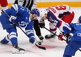 Континентальная Хоккейная Лига (КХЛ). Матч между командами 'Динамо' (Москва) - ЦСКА (Москва) на стадионе 'ВТБ Арена'