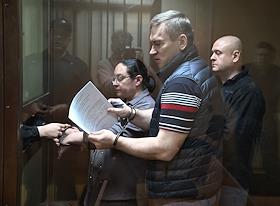 Оглашение приговора генеральному директору ООО 'Комплексные системы' Олегу Чекрышеву, его заместителю Александру Белякову, руководителю НИАЗа Наталье Баркановой в Московском гарнизонном военном суде