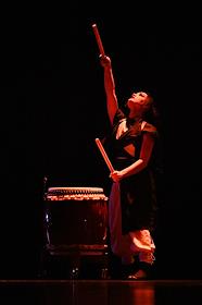 Шоу японских барабанов 'Светоритмы' коллектива Taiko IN-SPIRATION в концертном зале 'Москва'