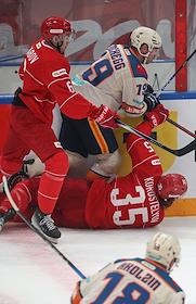 Континентальная Хоккейная Лига (КХЛ). Матч между командами 'Спартак'  Фонбет Чемпионат Континентальной Хоккейной Лиги (КХЛ). Матч между командами 'Спартак' (Москва) - 'Шанхайские Драконы' (Шанхай) во Дворце спорта 'Мегаспорт'