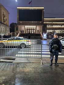 Празднование дня рождения председателя союза кинематографистов России, кинорежиссера Никиты Михалкова в Мастерской '12' Никиты Михалкова. Сбор гостей