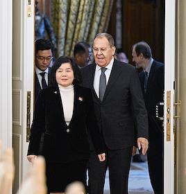 Переговоры министра иностранных дела России Сергея Лаврова и мининдел КНДР Цой Сон Хи в особняке МИД России