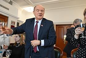 Ежегодная встреча 'Самовар Зюганова' лидера КПРФ, руководителя фракции КПРФ в Государственной думе (ГД) России Геннадия Зюганова с журналистами в Государственной думе (ГД) России