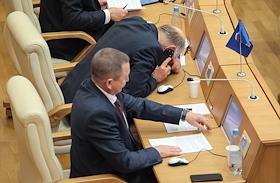 Очередное сорок восьмое заседание Законодательного собрания Свердловской области. Выставка изделий, изготовленных для участников специальной военной операции