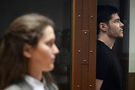 Оглашение приговора блогеру и бизнес-тренеру Аязу Шабутдинову, обвиняемому в особо крупном мошенничестве, в Пресненском районном суде